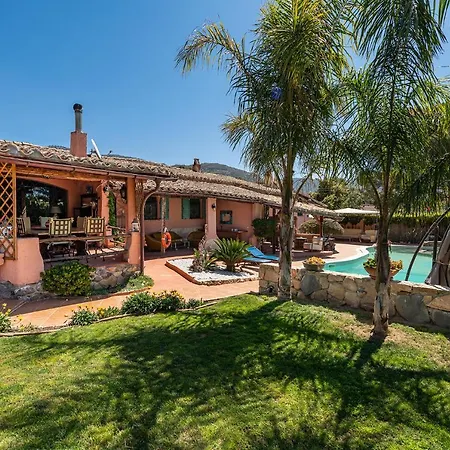 Guest House Villa Verde - Short Term Room Rentals Pensionat 4*