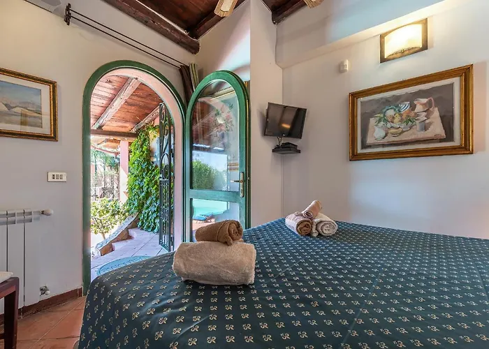 Guest House Villa Verde - Short Term Room Rentals Torre delle Stelle