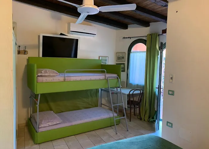 Guest House Villa Verde - Short Term Room Rentals Torre delle Stelle