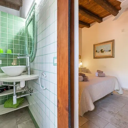 - Short Term Vendégház