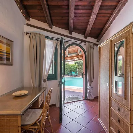 Guest House Villa Verde - Short Term Room Rentals Guest house Torre delle Stelle