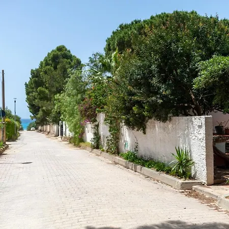 Guest house Guest House Villa Verde - Short Term Room Rentals