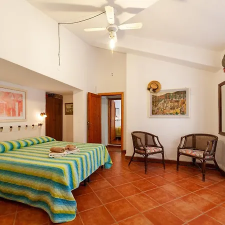 Guest house Guest House Villa Verde - Short Term Room Rentals