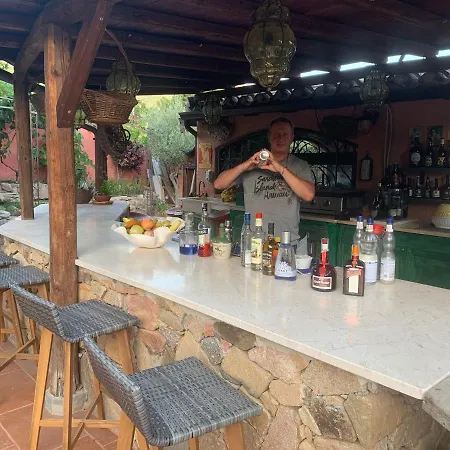 Pensionat Guest House Villa Verde - Short Term Room Rentals Torre delle Stelle