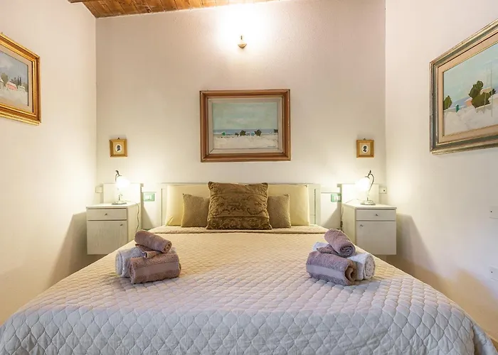 Guest House Villa Verde - Short Term Room Rentals 4* Torre delle Stelle
