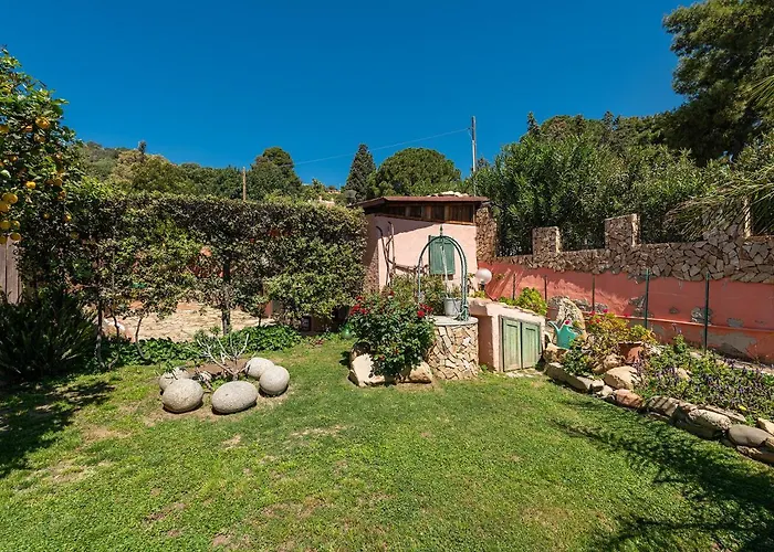 Guest House Villa Verde - Short Term Room Rentals 4*
